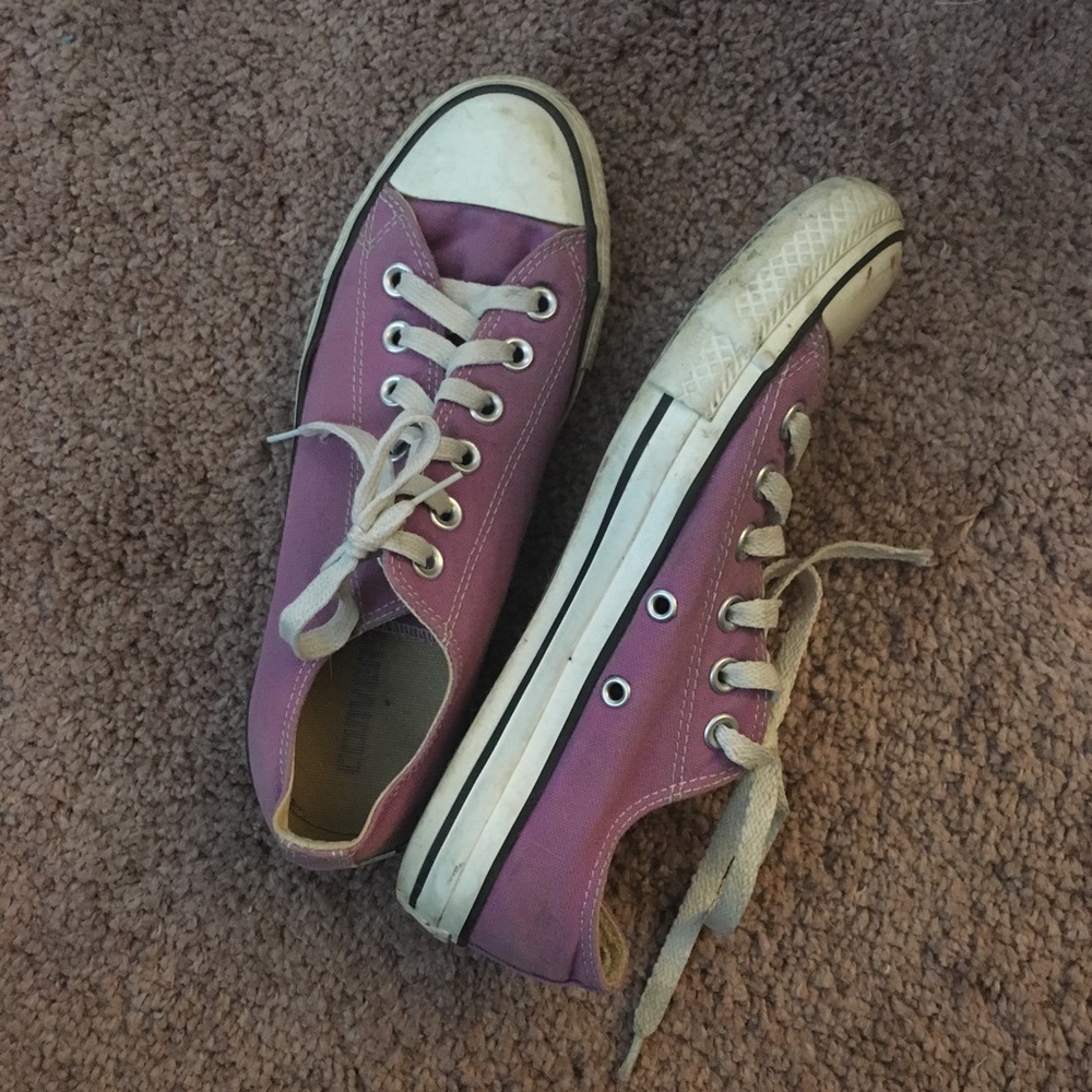 CHUCK TAYLOR CONVERSE • purple